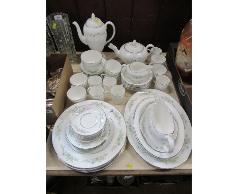 A collection of Wedgewood Westbry pattern tea and dinner ware&nbsp;