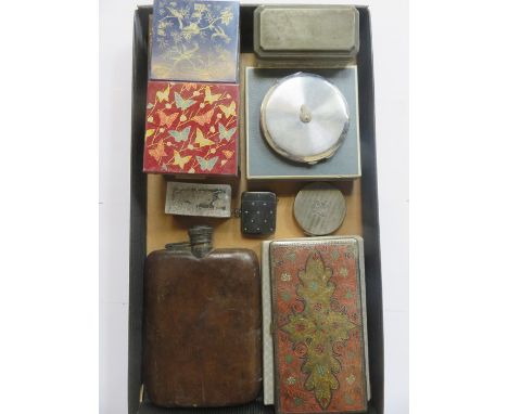 MIXED LOT INCLUDING CIGARETTE CASES, COMPACTS, HIP FLASK, VESTA CASE ETC.