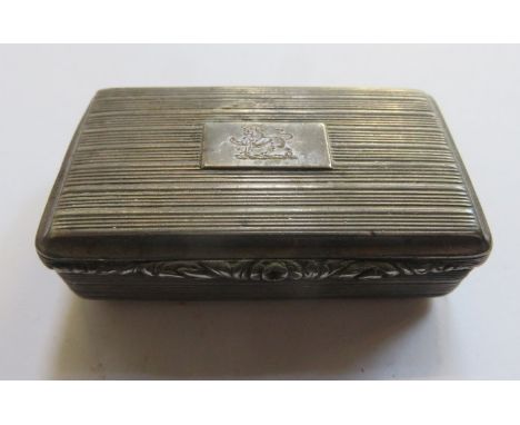 GEORGIAN HALLMARKED SILVER SNUFF BOX WITH GILT INTERIOR.