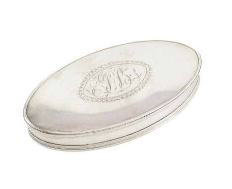 A George III silver snuff box, maker's mark worn, circa 1800, oval form, the pull-off cover with initials, length 11.5cm, app