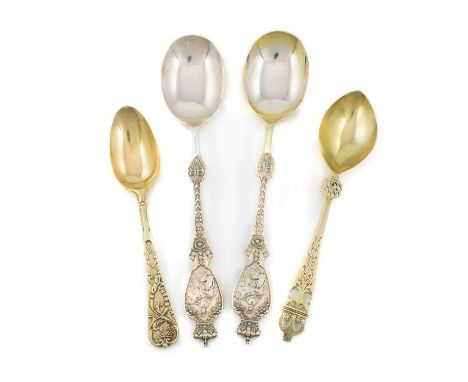 A pair of Edwardian silver Livery Company tablespoons, by Robert Halford &amp; Sons, London 1902, for Vintner's Company comme
