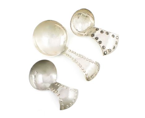 By The Keswick School of Industrial Arts, an Arts and Crafts silver caddy spoon, Chester 1913, circular spot-hammered bowl, t