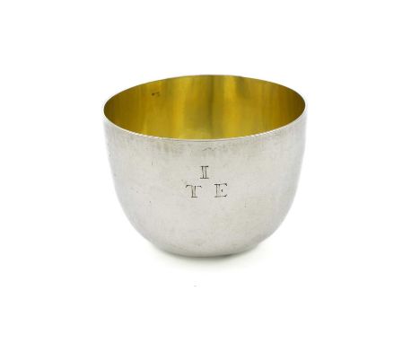 A George II provincial silver tumbler cup, by Richard Richardson I, Chester circa 1740, circular form, gilded bowl, scratch i