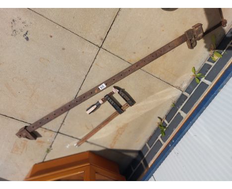 An old sash clamp