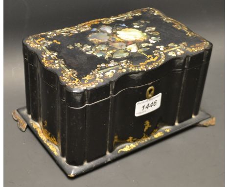 A Jennens and Bettridge lacquered papier-mâché mother of pearl inlaid tea caddy. 