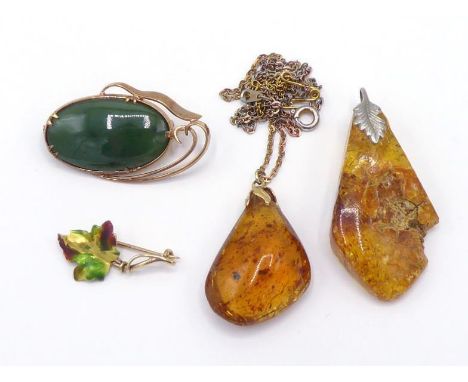 A mixed lot of jewellery, including a nephrite jade brooch, the scroll mount stamped '9CT' verso, 3.5cm long, 6.6gms; a small