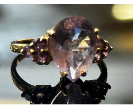9ct Gold ring set with amethyst Size Q 2.6g 