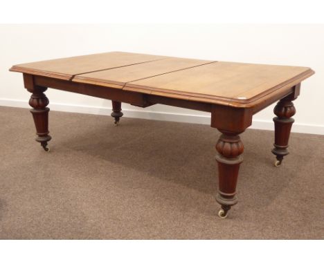 Victorian oak telescopic extending dining table, moulded rectangular top with rounded corners, two additional leaves, turned 