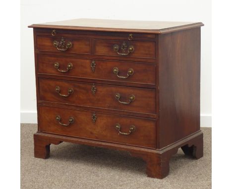 Georgian mahogany bachelors chest, brushing slide above two short and three long graduating drawers, oak lined drawers with s