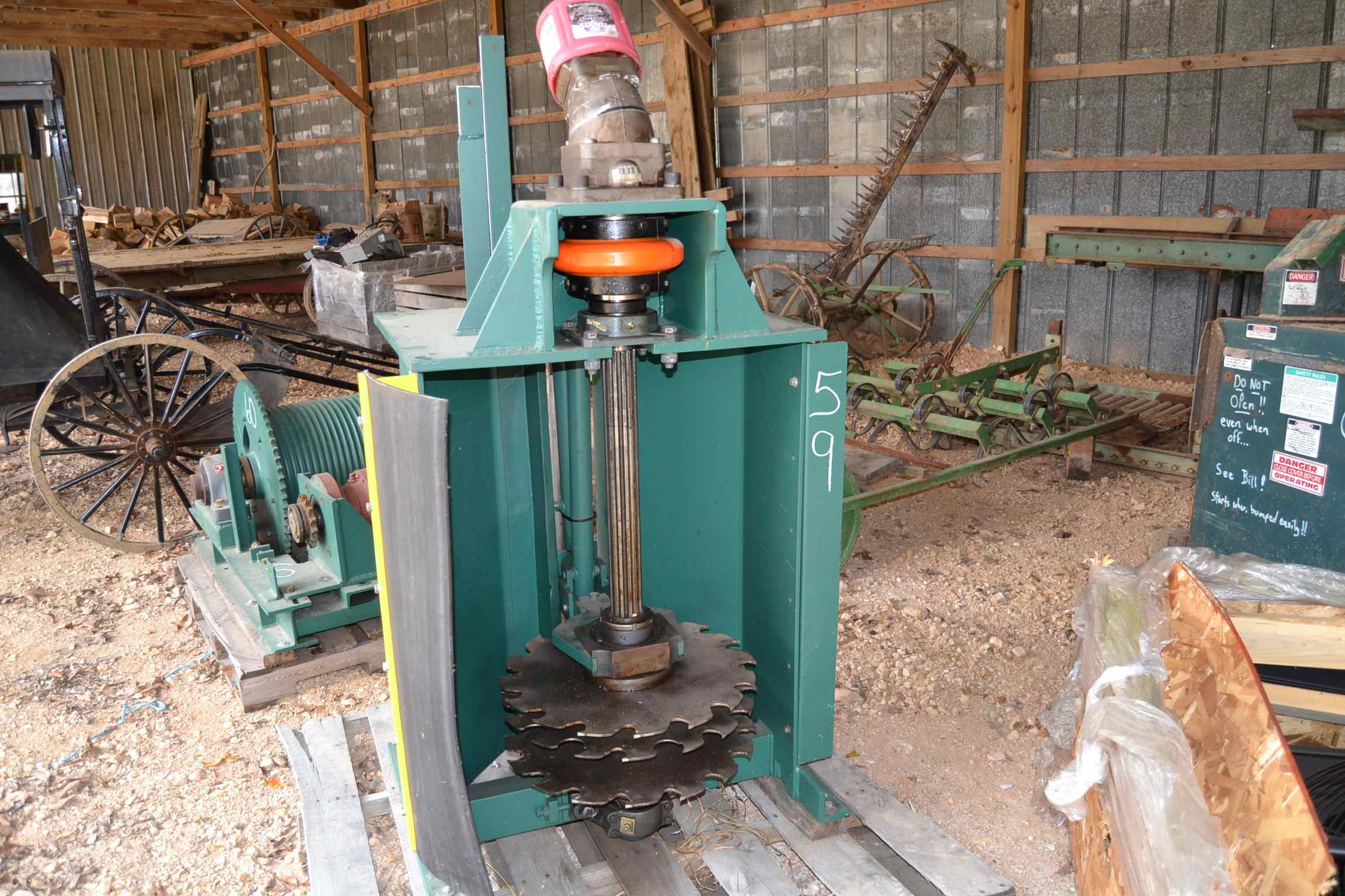 REBUILT CEDAR CREEK 3 SAW VERTICAL EDGER W/HYDRAULIC DRIVE