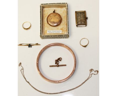 Small collection of gold items - including locket, bangle, watch case, two rings and other items, approximately 40 grams (qty