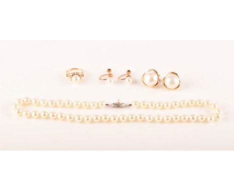 A group of gold and pearl jewellery, including a pair of 14ct yellow gold pearl clip on earrings, a pair of 14ct yellow gold 