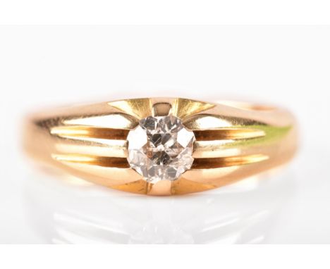 A 18ct yellow gold belcher ring set to centre with a round old cut diamond with an approximate weight of 0.50 carats, size R.