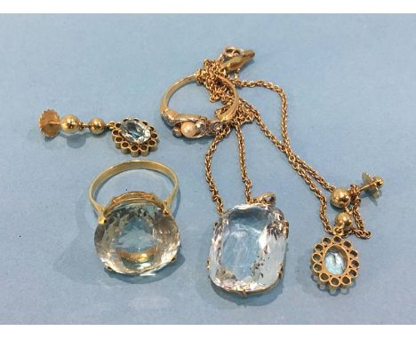 Assorted jewellery including a diamond and pearl ring, earrings stamped 750 etc.