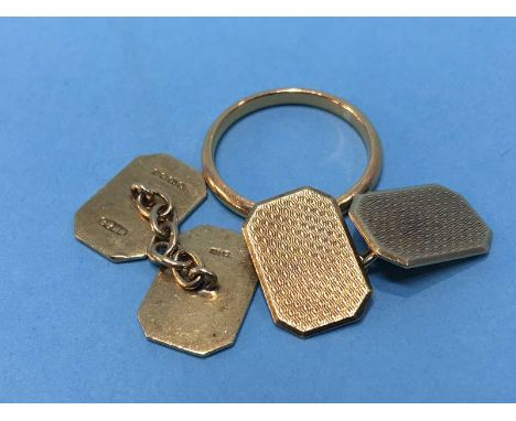 A 22ct ring, 4.3g and a pair of 18ct cufflinks, 11g