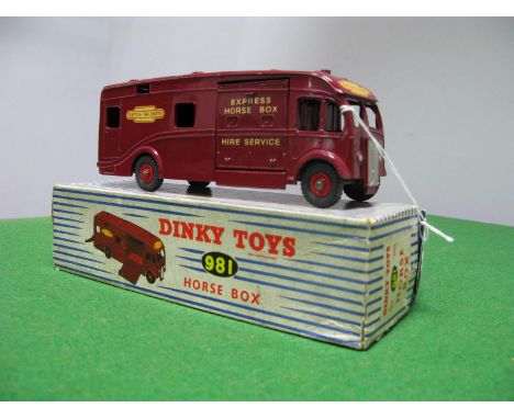 Dinky Toys No 981 - Horsebox, British Railways, overall very good, except chip to window frame, boxed, crushing, tears, stain