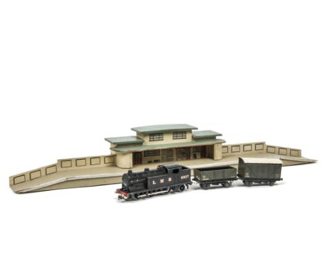 Hornby-Dublo OO Gauge pre-war Station and GW Trucks and Post-war Tank Engine, Station with green roof, F-G, damage to front o