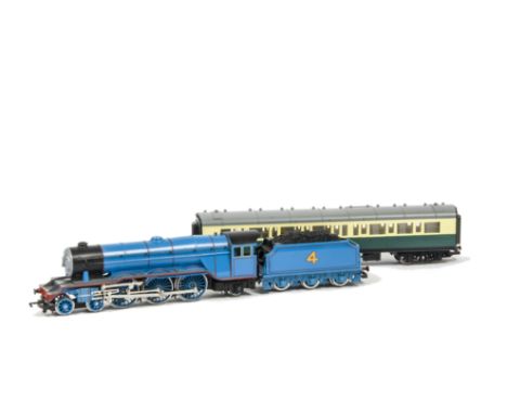  Hornby OO Gauge Thomas the Tank Engine Series blue 4-6-2 No 4 'Gordon' Locomotive and Tender, and three matching coaches, G-