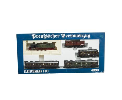 A Fleischmann HO Gauge German (Prussian) Vintage Train Pack ref 4890, with 4-6-4T class T18 steam locomotive no 8957 in green