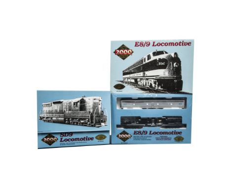 Proto-2000 HO Gauge American Diesel Locomotives, comprising one E8/9 twin-loco set nos 231/454, in Amtrak silver/blue, M, sea