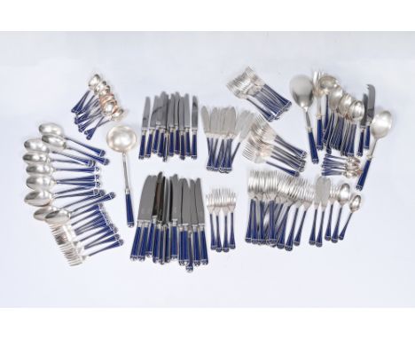 A French 134-piece silver-plated cutlery set, model Talisman, Christofle, 20th C.Various dimensions.   In 1986, Bernard Yot d