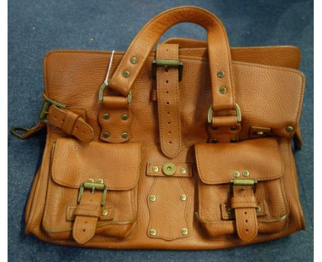 AN 'OAK' MULBERRY HANDBAG with brass hardware, with metal tag, numbered 026904