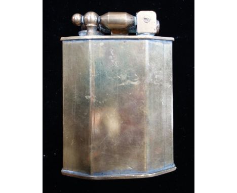A LARGE VINTAGE BRASS TABLE LIGHTER