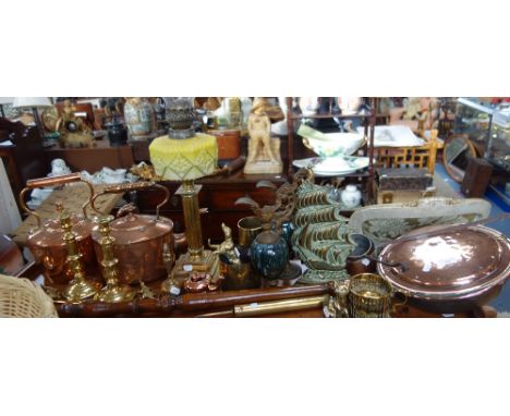 A VICTORIAN COLUMN OIL LAMP (font cracked), two Victorian copper kettles and other metalware