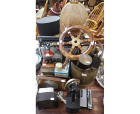 AN ART DECO SMITHS BAKELITE CLOCK, a small ship's wheel and sundries