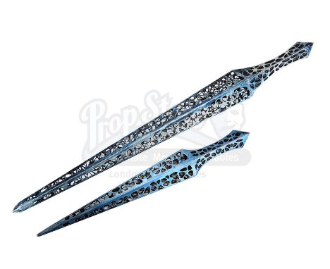 A Thern dagger and sword from Andrew Stanton's sci-fi adventure John Carter. Therns were a secretive race of shape-shifting M