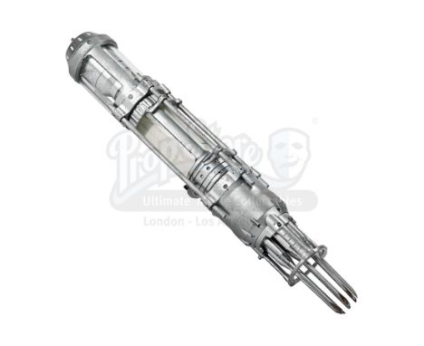 A nanite virus injector from Alex Proyas' sci-fi action film I, Robot. NS-5 robot Sonny (Alan Tudyk) extracted a syringe full