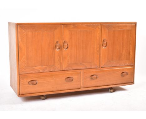 Lucian Ercolani - Ercol - Model 366 - An original retro mid 20th century circa 1960s beech and elm sideboard credenza in a bl