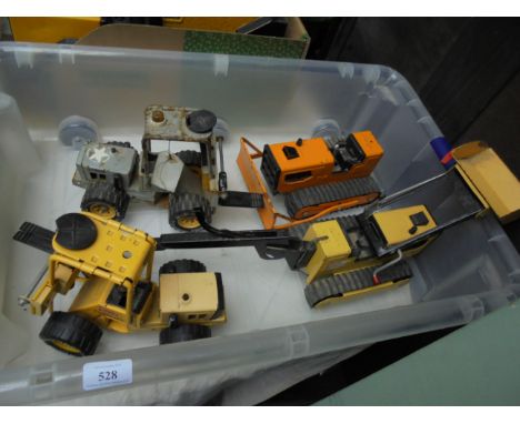 Box of principally Tonka toys including, Forklift, Front end loader with rear bucket, Caterpillar with snow blade, Vintage US