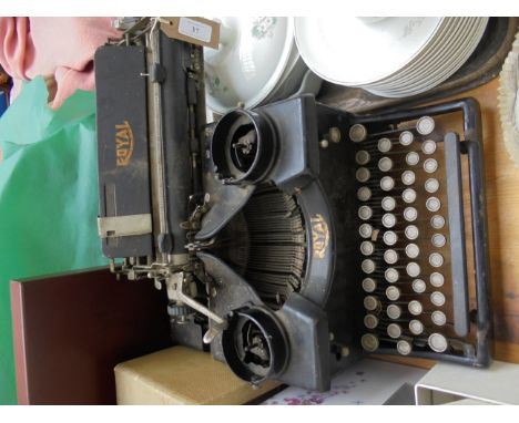 Early 20th century Royal typewriter (in need of renovation)