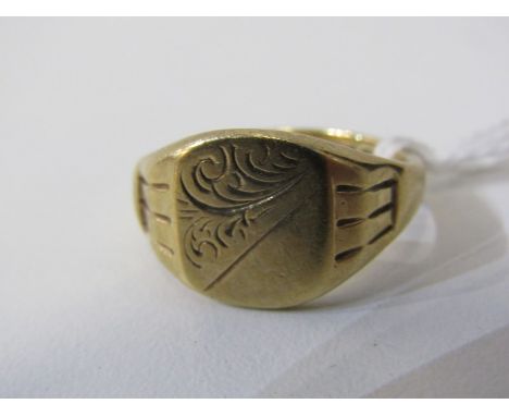 GENT'S SIGNET RING, 9ct yellow gold signet ring with engraved decoration, size S. 7.3 grams