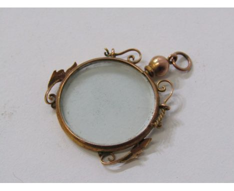 VICTORIAN PORTRAIT LOCKET in yellow gold frame (tests 9ct), 2.5cm diameter
