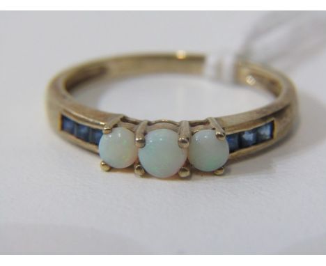 OPAL RING, 9ct yellow gold ring set 3 graduated opals, size S