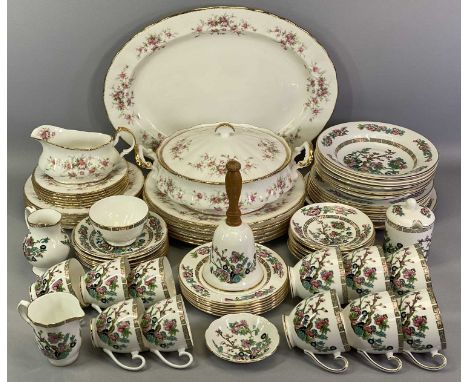 PARAGON VICTORIANA ROSE GILT EDGED DINNER SERVICE – including oval meat plate, lidded two-handled tureen and sauce boat, 20 p