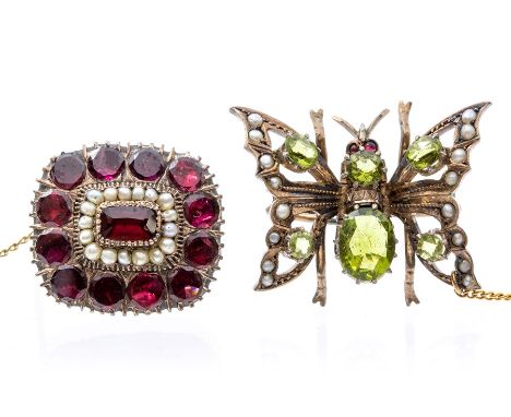 A Georgian flat cut garnet and pearl set brooch, the central rectangular garnet set within a border of seed pearls with an ou