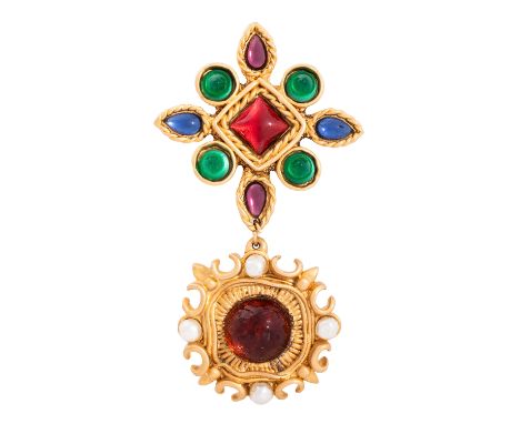 CHANEL X GRIPOIX VINTAGE Brosche, Koll.: 26. Goldfarbenes Modell mit buntem Kunststeinbesatz. Gebrauchsspuren vorhanden. Bros