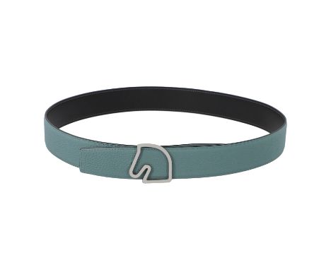 HERMÈS Wendegürtel "TETE DE CHEVAL", Länge 95cm. Akt. NP.: 810,-€. Lederriemen 38mm in Schwarz und Hellblau (matt) mit silber