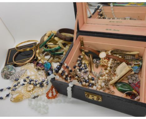 A ladies compendium, two vintage gold plated bangles, horn beads, cultured pearls and other items Condition Report: No condit