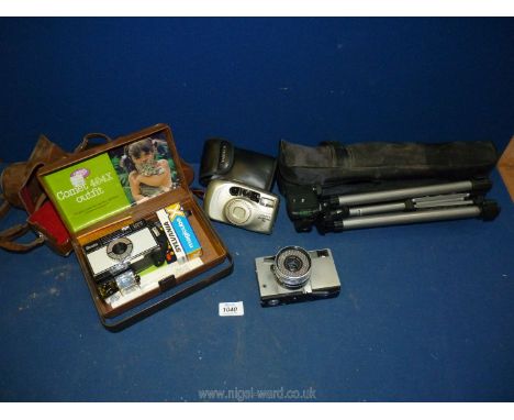 A quantity of Cameras including Boots Comet 404X with magic cube and case, cased Yashica Zoommate film camera, USSR 30PKUU 10