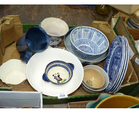A quantity of bowls to include Wedgwood, Mandaine, two oriental bowls, early white Wedgwood dish, Henriot Quimper handled dis