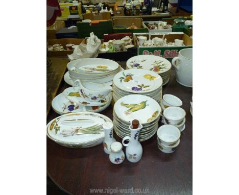 A Royal Worcester Evesham dinner service including a large meat plate, four oval dishes, lidded oval dish, sauce boat, eight 