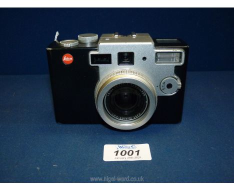 A Leica Digilux 1 Digital Camera with Leica DC Vario Summicron, serial No. 2797041 with one battery but no other accessories 