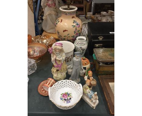 AN ORIENTAL TABLE LAMP, A LLADRO BOY WITH PALES, HUMMEL GIRL FIGURE AND ASSORTED ITEMS ETC 