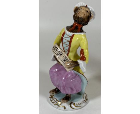 A CONTINENTAL DRESDEN STYLE PORCELAIN MONKEY SHEET MUSIC MUSICIAN FIGURE, HEIGHT 15.5CM 