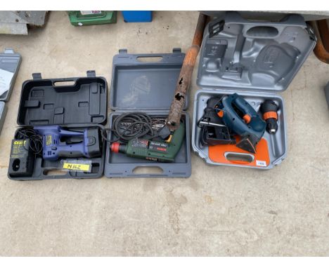 AN ASSORTMENT OF POWER TOOLS TO INCLUDE A BLACK AND DECKER MULTITOOL AND A BOSCH DRILL ETC 