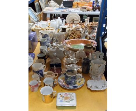 A QUANTITY OF VINTAGE CERAMIC ITEMS TO INCLUDE TEAPOTS, JUGS, VASES, CUPS, CANDLESTICKS, ETC 